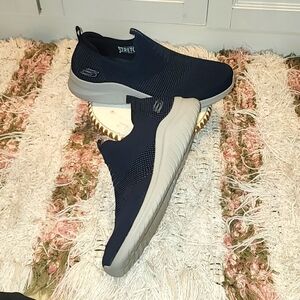 Skechers Wide Fit Air Cooled Memory Shoe